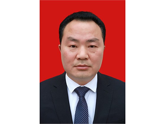 謝向前 支部書記